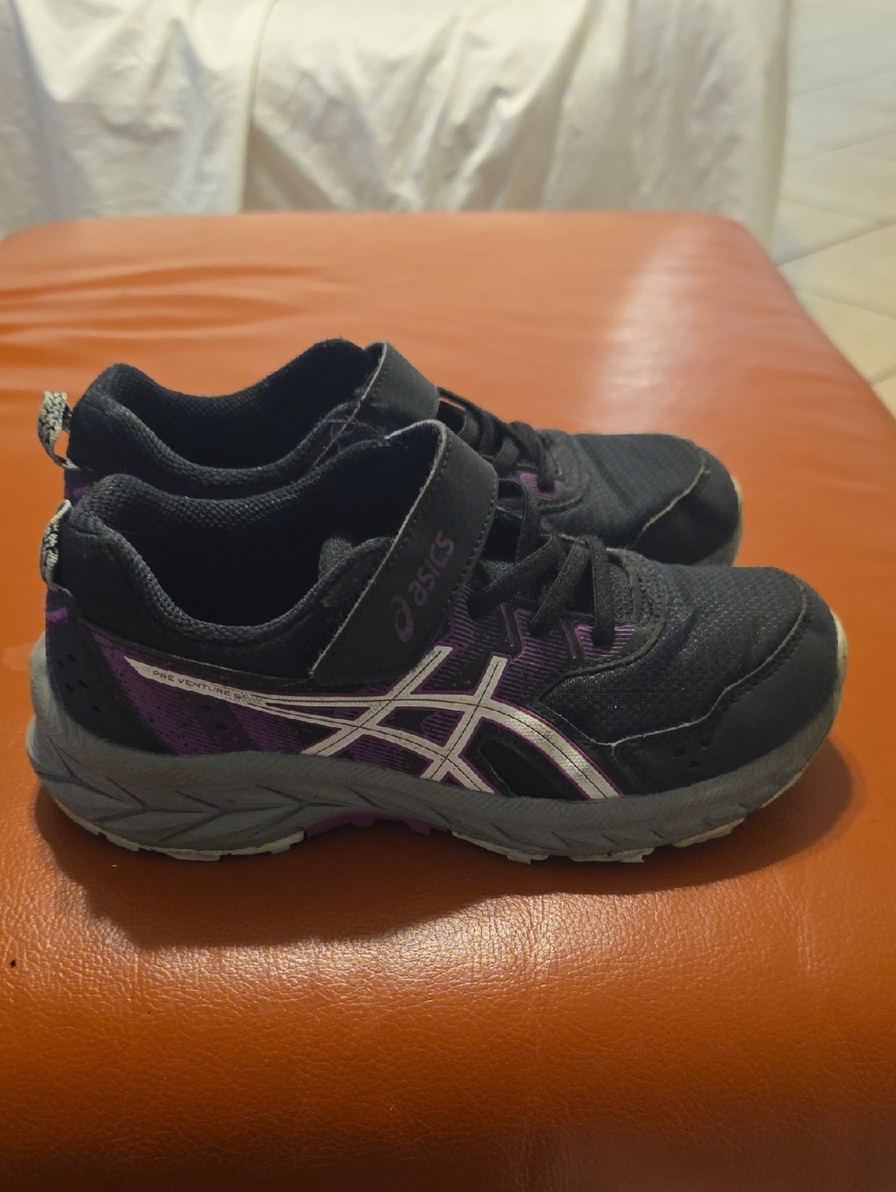 ASICS Kids Black & Purple Hook-and-Loop Sneakers